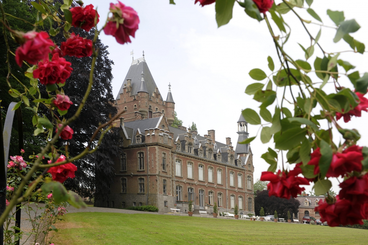 Chateau De Louvignies Le Fief Des Villegas Waw Magazine